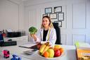 What Is the Recommended Calorie Intake for a Woman?