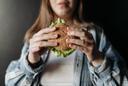 How Many Calories Should We Eat Per Meal?