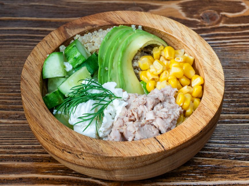 Mediterranean Quinoa Power Bowls - Perfect Healthy Lunch Prep Meals
